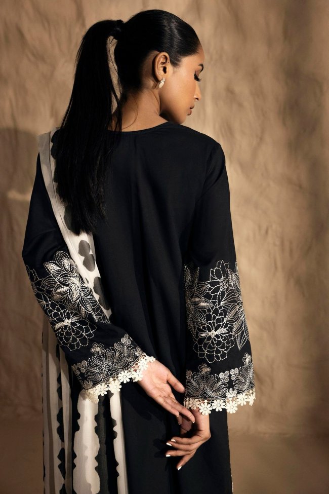 Embroidered Luxury Lawn Unstitched 3Pc | 1007